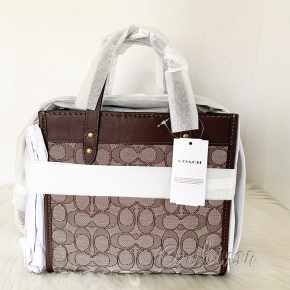 NWT Coach Field Tote 22 in Signature Jacquard - Picture 4 of 5